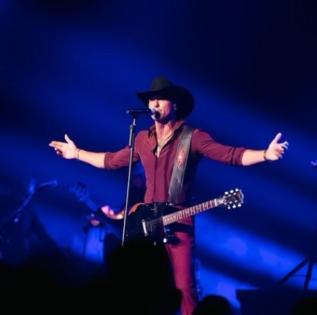 Tim McGraw during one of his music concerts. 